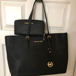 Michael Kors Large Leather Jet Set Tote w/ Wallet